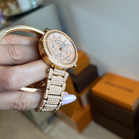 Michael Kors Watch and bracelet - Picture 6 of 6